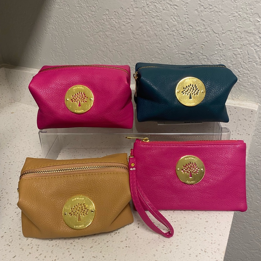 Set of 4 - No brand -  Cosmetic Bags + Wristlet